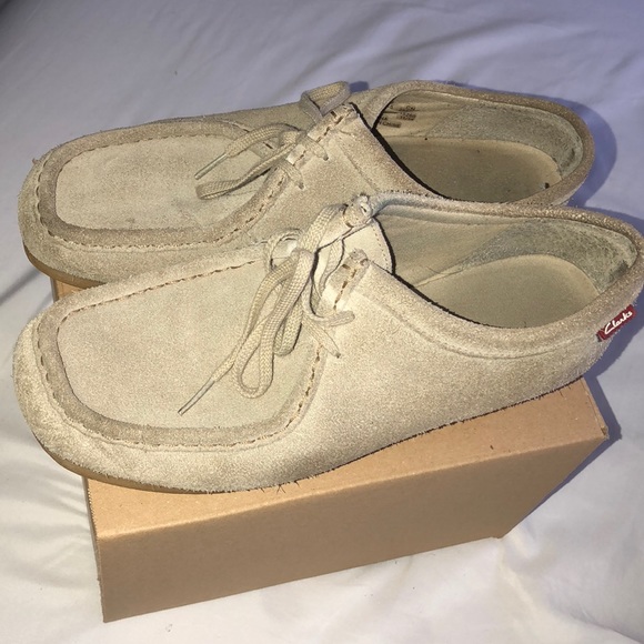 women's clark wallabees